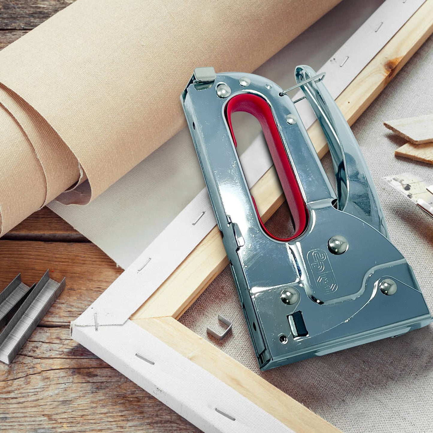 Staple Gun with 500 Staples